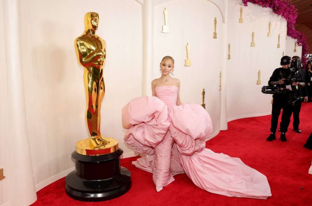 Arianna Grande, sus primeros Oscar y la razón de su look 0