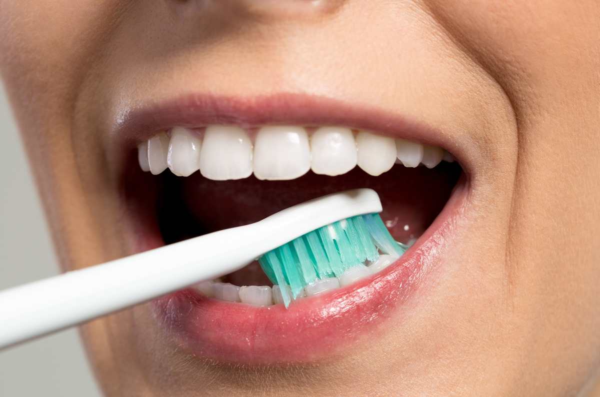 Usos que le puedes dar a tu cepillo de dientes antes de tirarlo