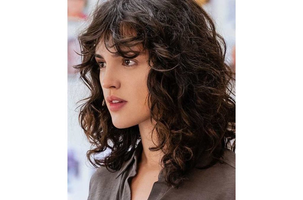 Eiza González muestra cómo usar el curly bob este 2024 2