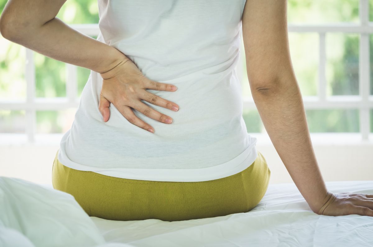 4 Ejercicios para el dolor de espalda por estar sentada todo el día