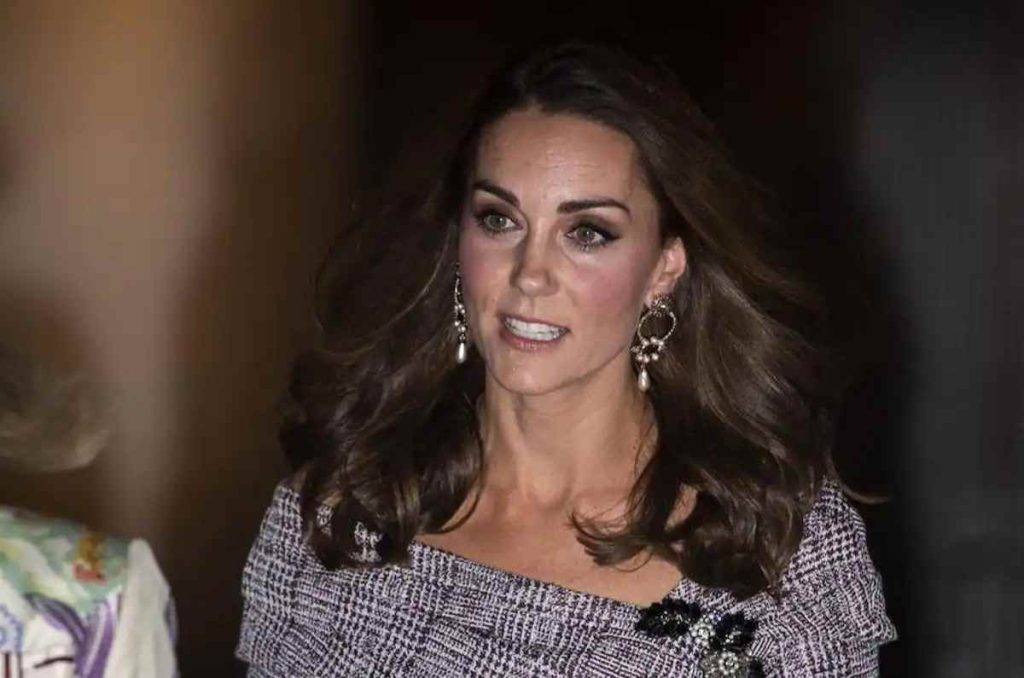 Kate Middleton admite que manipuló su foto y pide disculpas 1