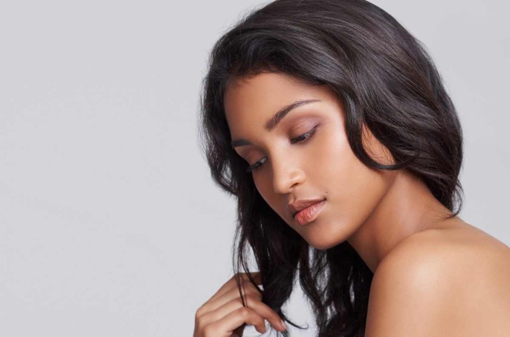 Cómo quitar el frizz del cabello y lucir una melena sedosa 1