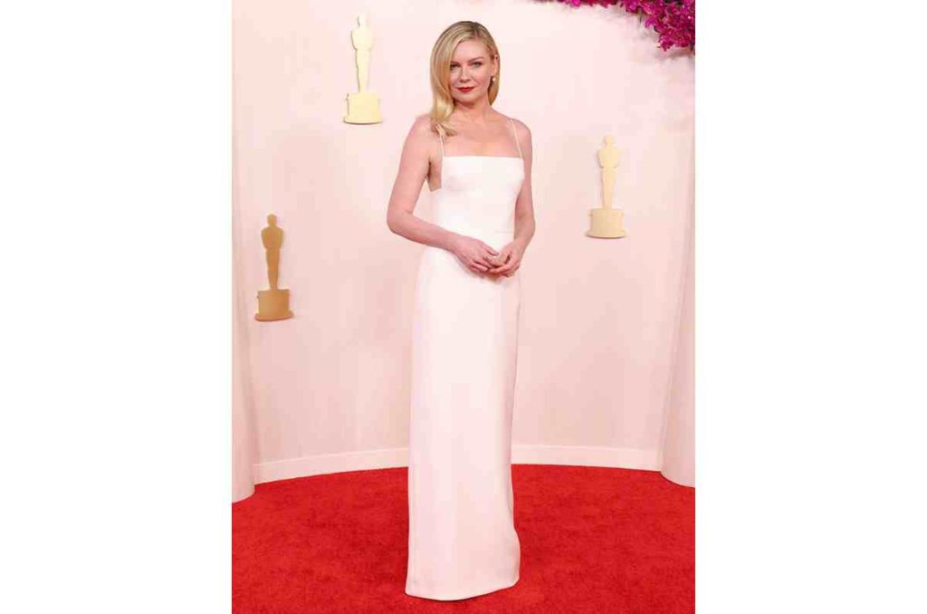 Las mejores vestidas y los looks más icónicos de los premios Oscar 2024 5