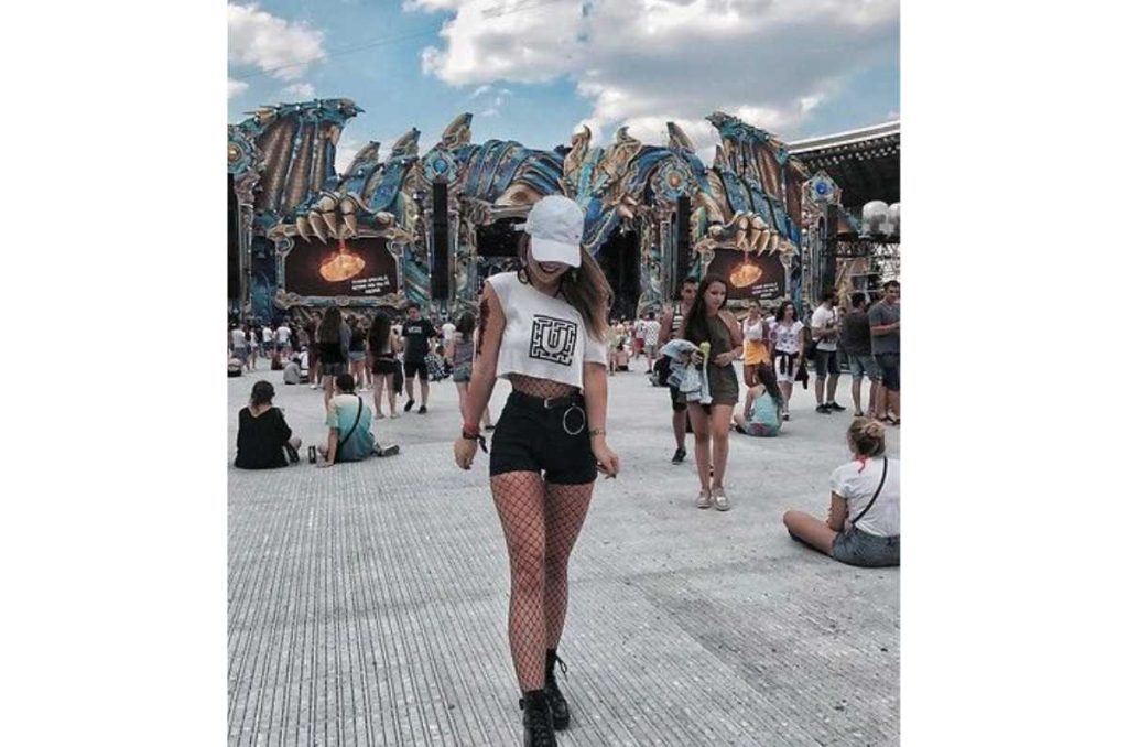 Ideas de outfits cómodos para ir a festivales de música 3