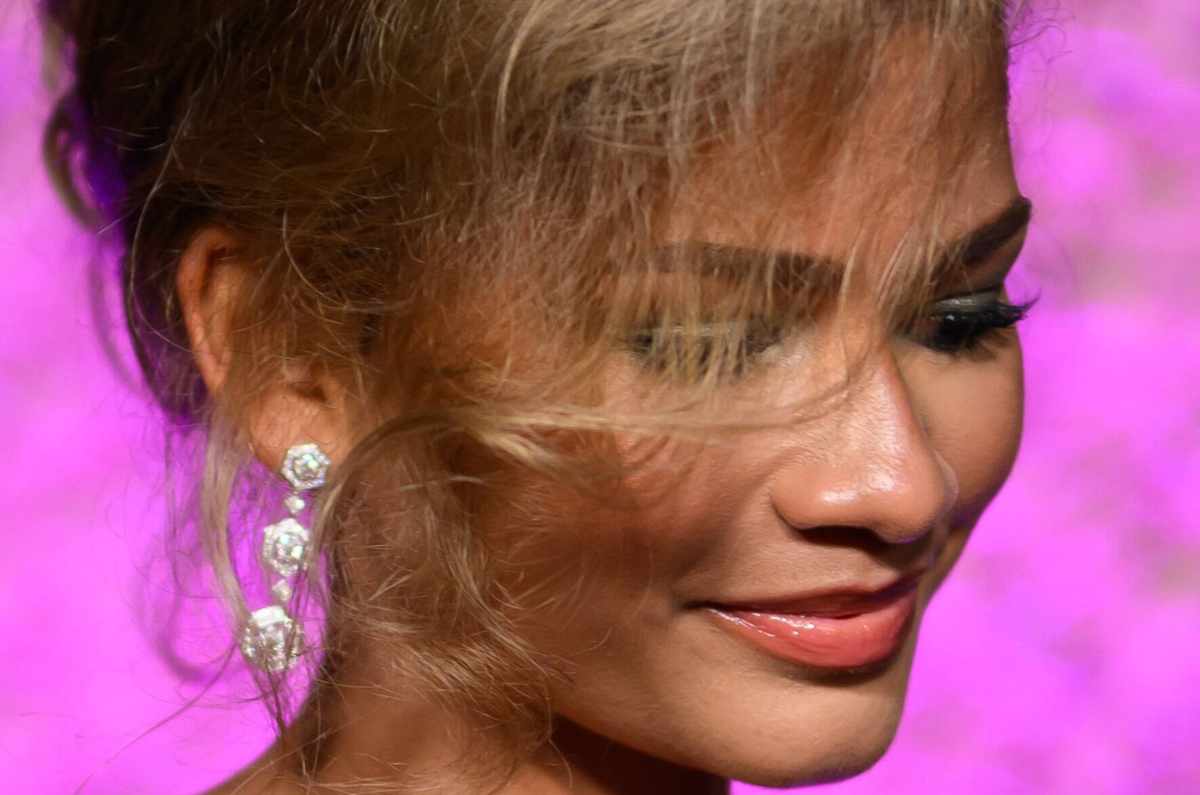 El maquillaje de Zendaya perfecto para morenas con ojos cafés