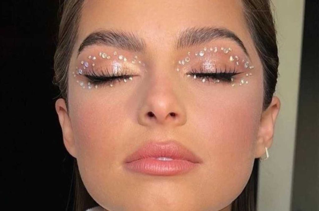 Maquillaje stargirl: la tendencia que debes usar en primavera para un makeup brillante 0