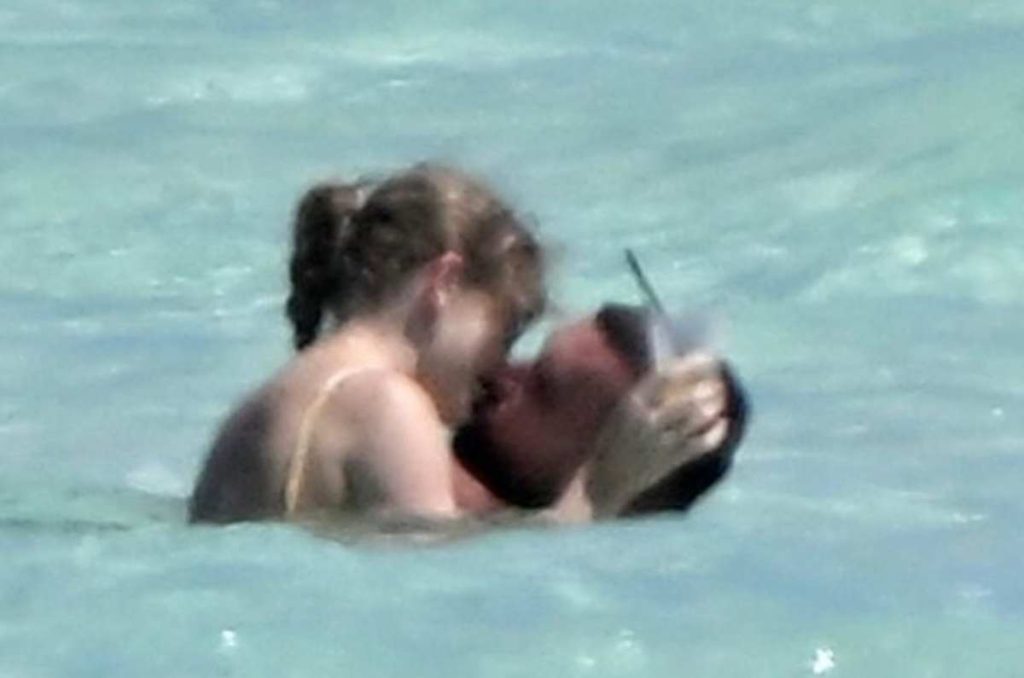 Las románticas imágenes de Taylor Swift y su novio durante sus lujosas vacaciones 2
