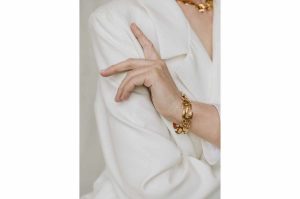 Accesorios que elevarán tus outfits para lucir elegante 7