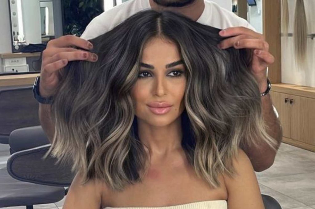 Balayage Beige: el tono de cabello que le va bien a las morenas 1