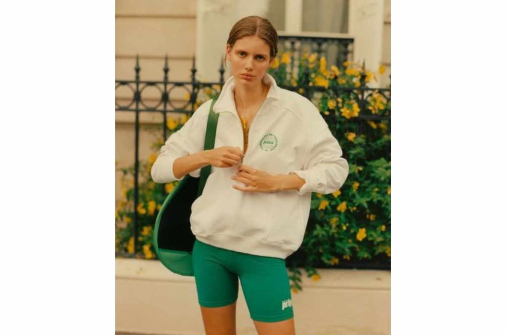 5 outfits frescos con la tendencia tenniscore 4