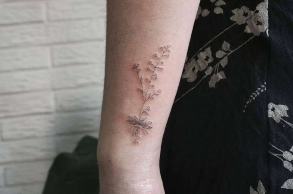 20 tatuajes de flores en el antebrazo que lucen preciosos 3