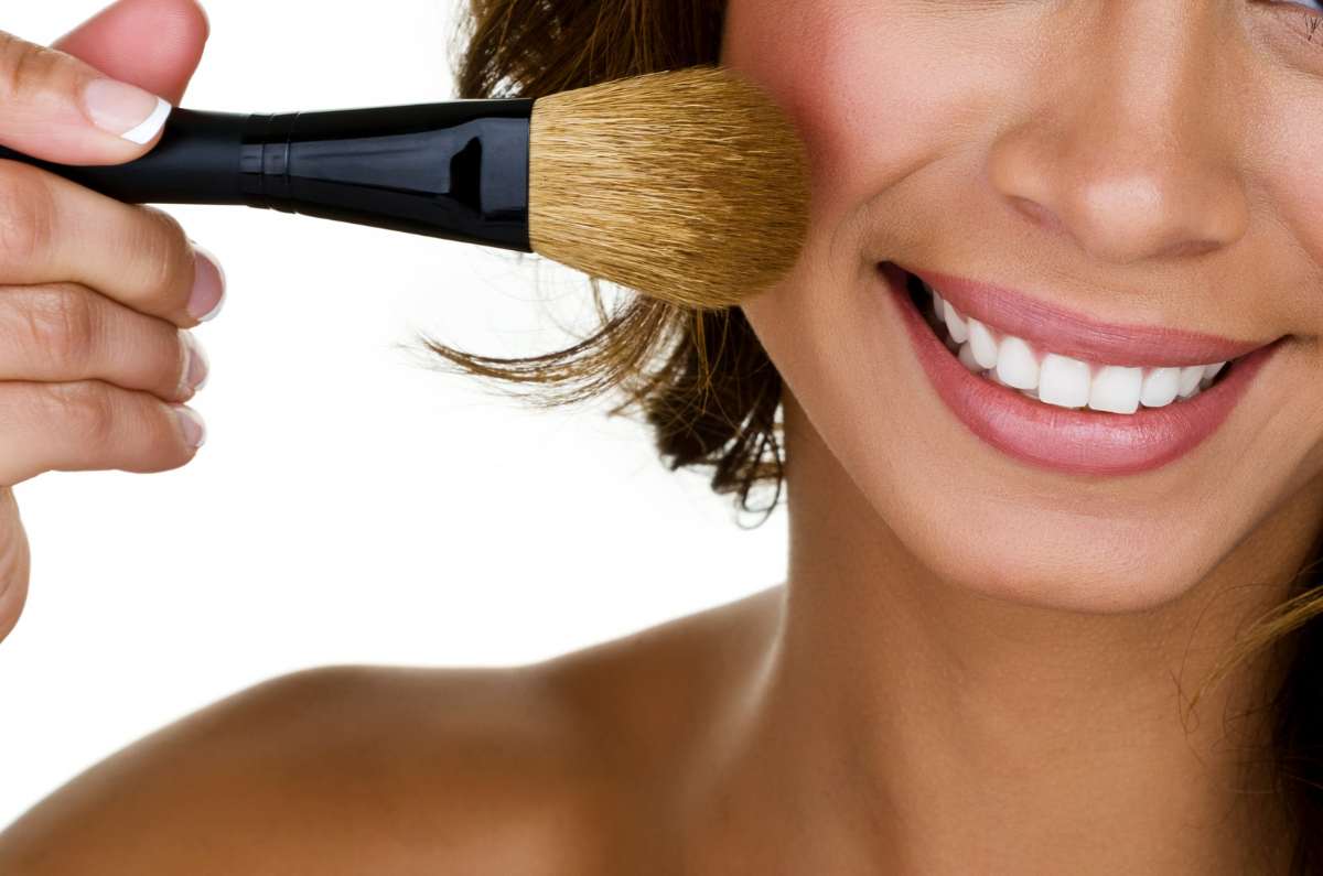 Makeup check: cómo aplicar rubor para lucir un rostro más delgado
