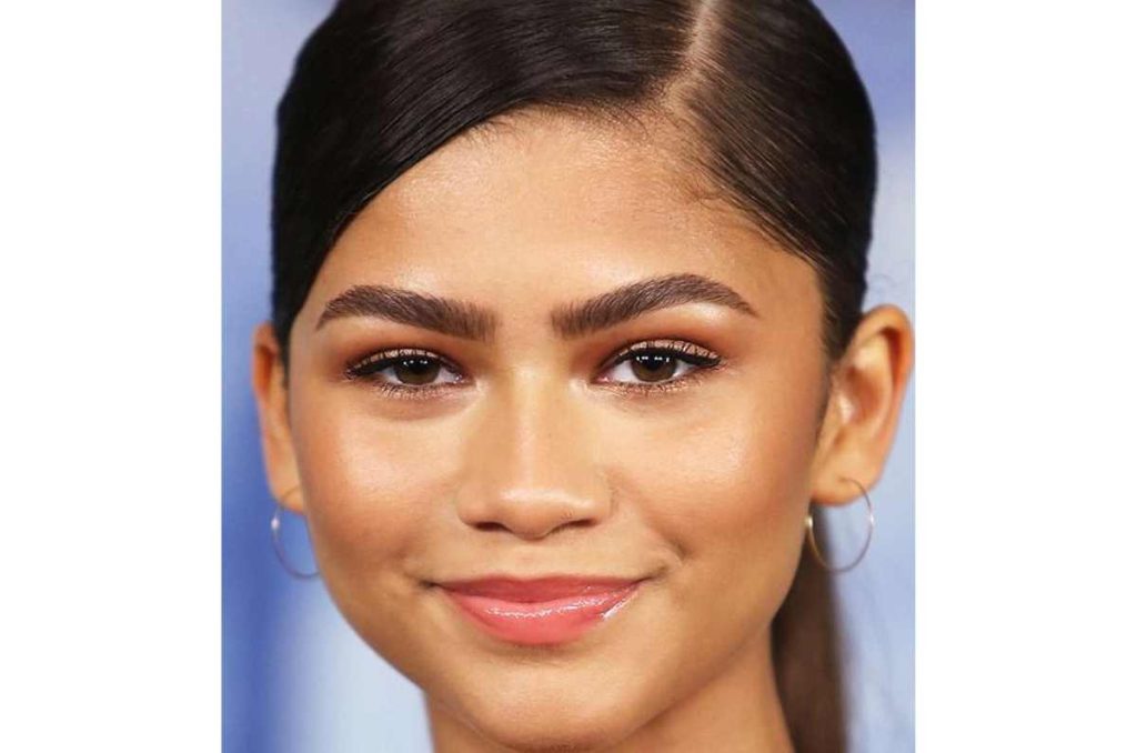 6 ideas de maquillaje para graduación que combinan con cualquier color de vestido 2