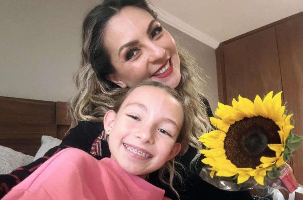 Conoce a la bella hija de Mariana Ochoa de OV7 0