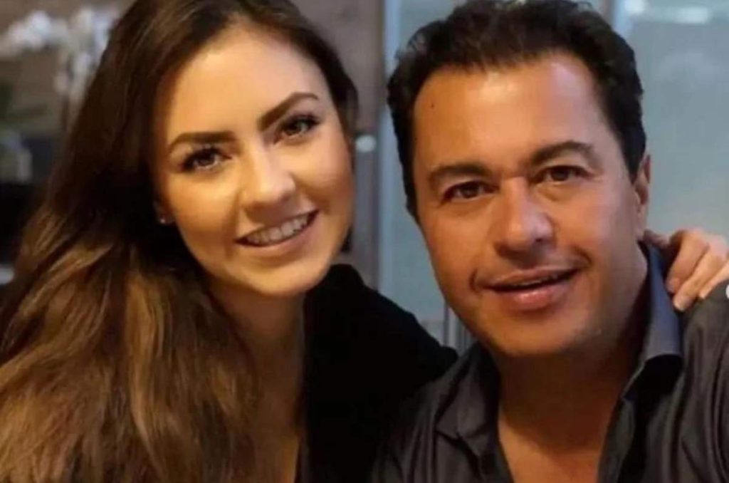 Ella es Montserrat, la hermosa sobrina de Lucero que es igualita a ella 0