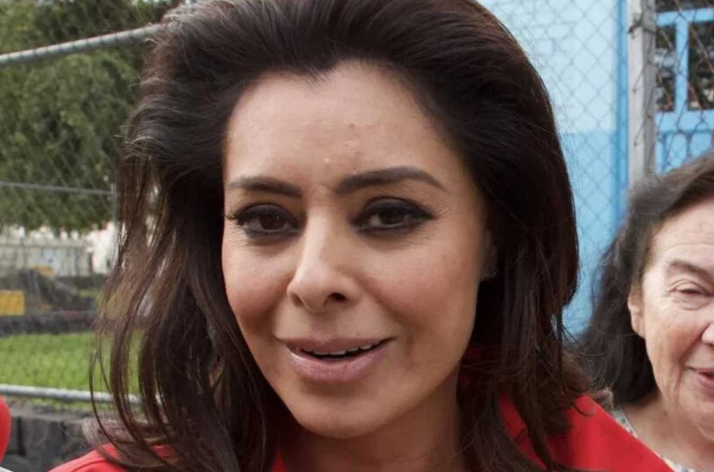 Así luce actualmente la ex actriz Yadhira Carrillo a sus 51 años 3