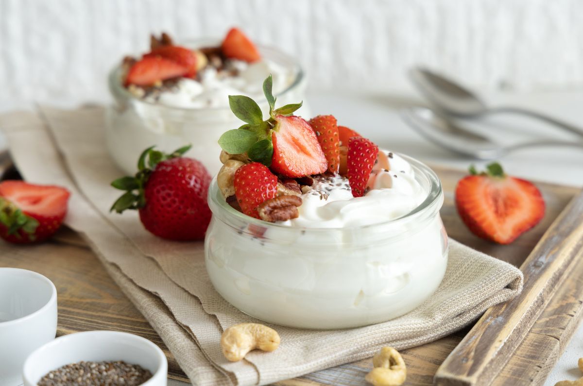 5 recetas de postres saludables con yogurt griego para bajar de peso