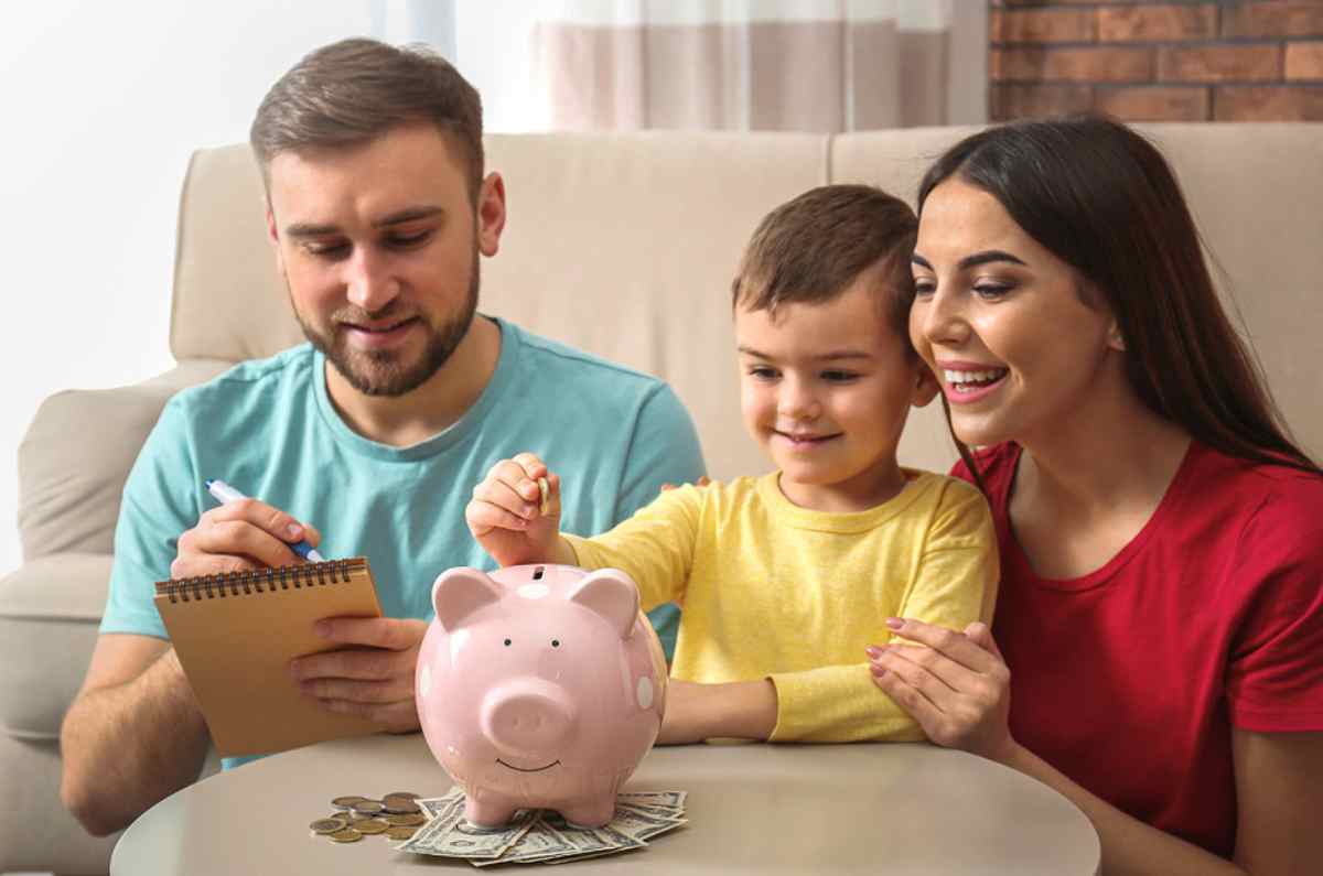 Método de ahorro sencillo que le puedes enseñar a tus hijos
