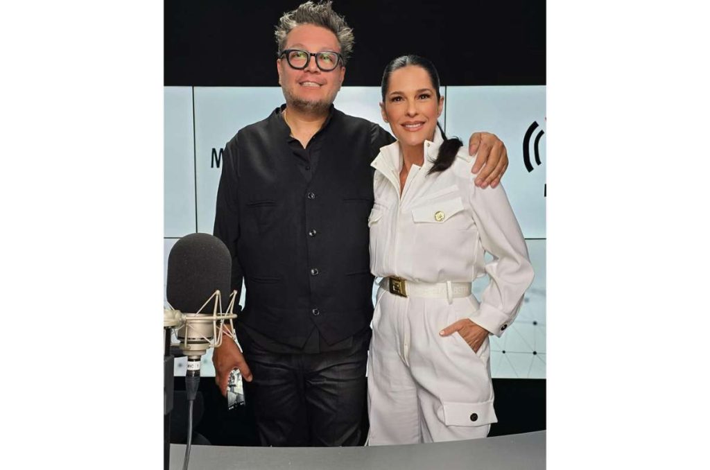 Martha Debayle muestra cómo lucir elegantes outfits blancos si tienes 50+ 0
