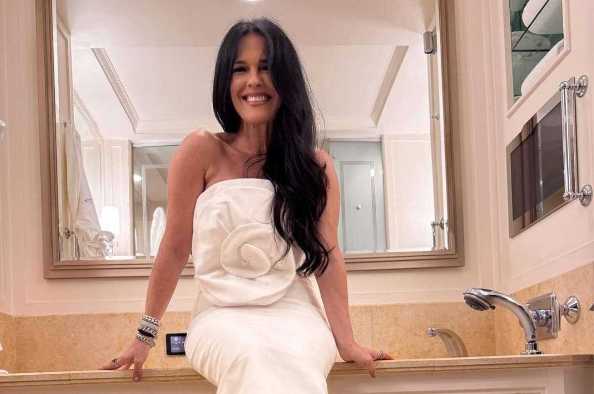 Martha Debayle muestra cómo lucir elegantes outfits blancos si tienes 50+