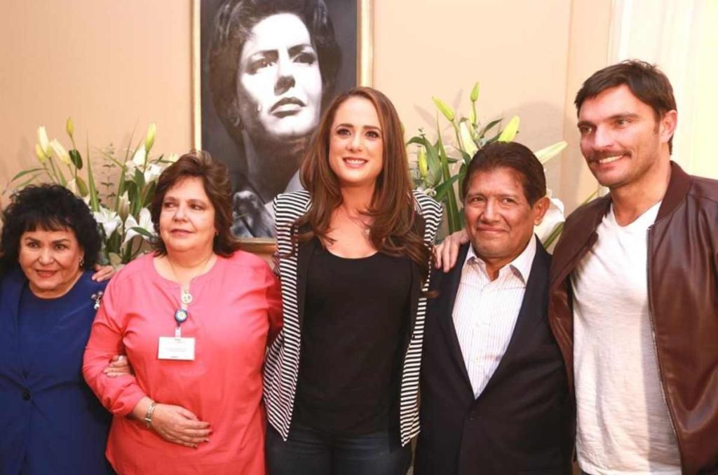 La «poco» conocida hermana de Eugenio Derbez que seguro viste en la Familia P. Luche 0