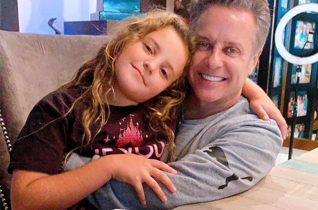 Conoce a las HERMOSAS hijas del actor Alexis Ayala 2