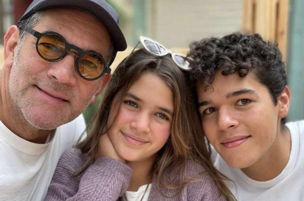 Así luce Julia a sus 14 años, la hija de Santamarina y Mayrín Villanueva 2