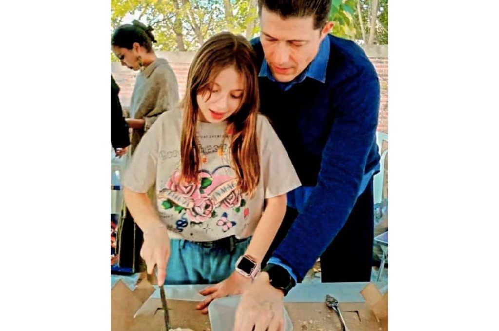 Salvador Ibarra con su hija
