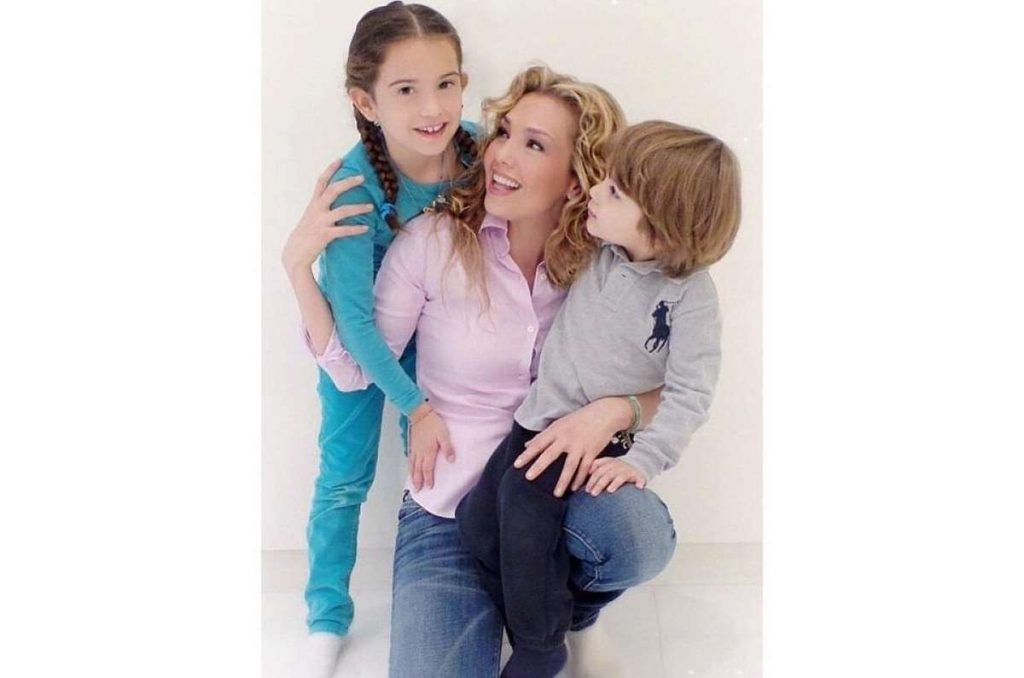 Mira al segundo hijo de Thalía, que ya es un guapo adolescente 0