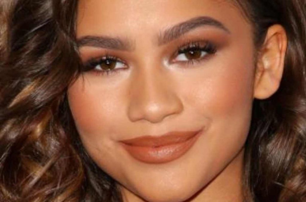 Top 10 tonos de labiales para morenas que estarán de moda en verano 4