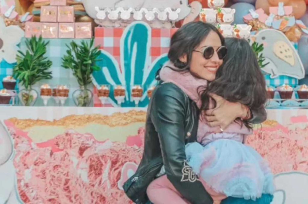 Conoce a Lúa, la hermosa hija de Zuria Vega idéntica a ella 2