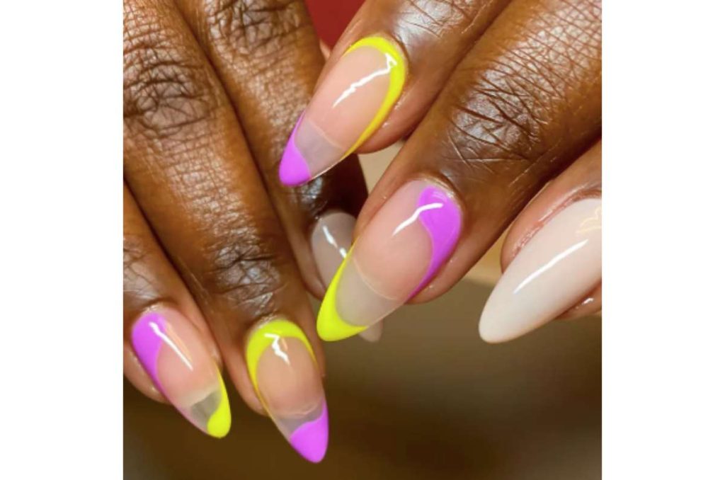 Mani francés neón: las uñas que gritan verano 1