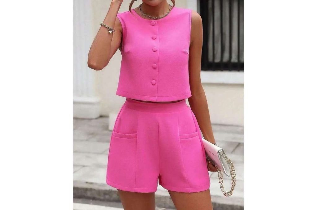 Outfits básicos con shorts formales para ir a la oficina 0