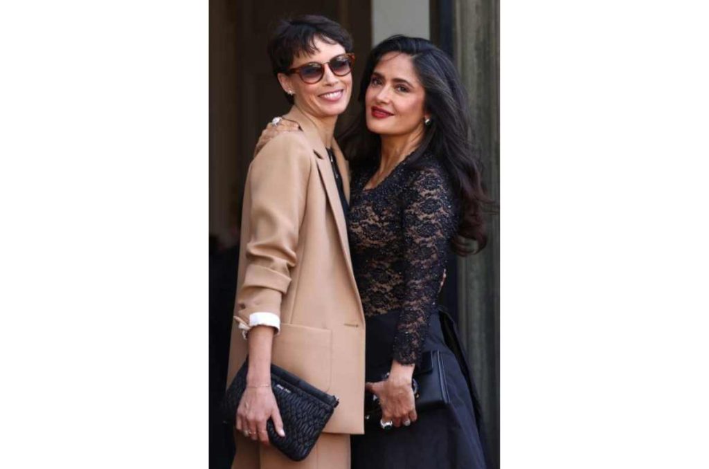 Salma Hayek muestra cómo lucir ropa en transparencias si tienes 50s 0