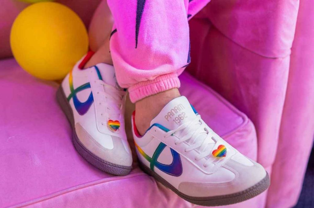 Accesorios colorful que elevarán tu outfit pride 5