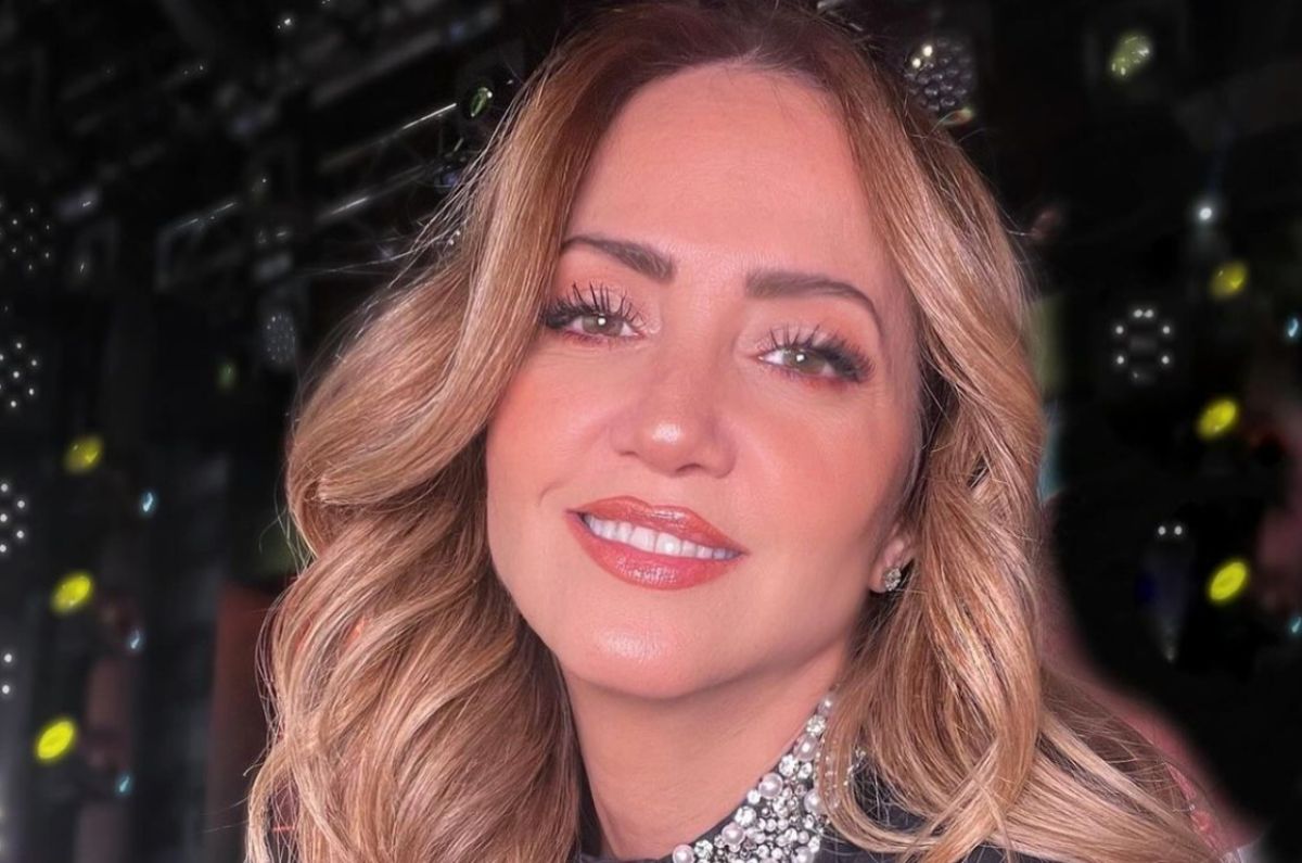 Andrea Legarreta comparte foto de su mamá de joven; era HERMOSA e idéntica a ella