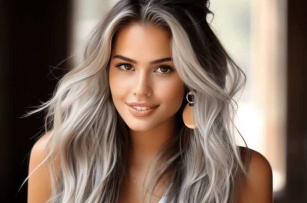 Balayage gris en cabello oscuro; ¿qué colores me favorecen si soy morena clara? 0