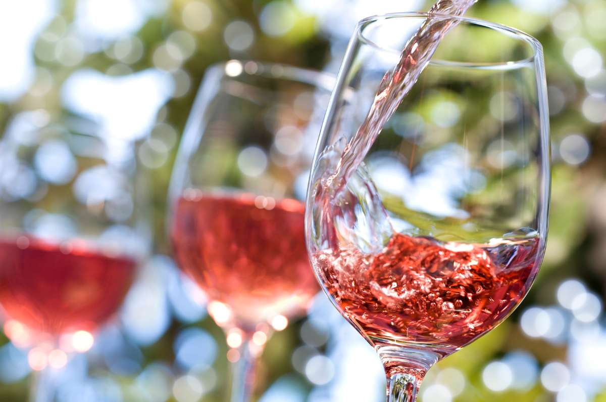 ¿Qué botella de vino comprar perfecta para beber en verano?