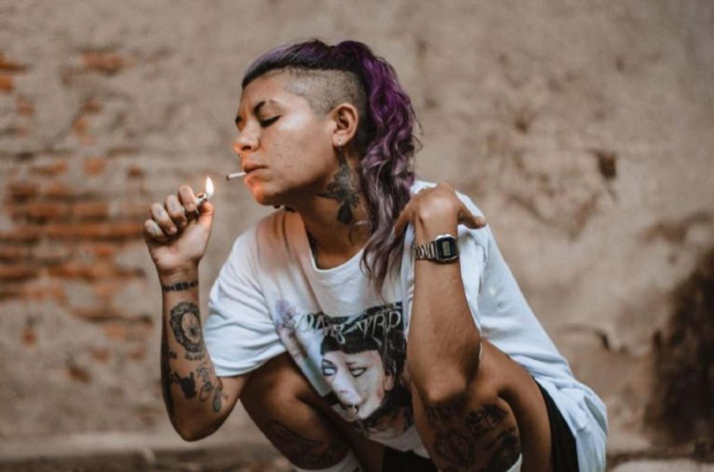 Ella es la hermana de Cazzu, a quien acusan de haberla separado de Nodal 0