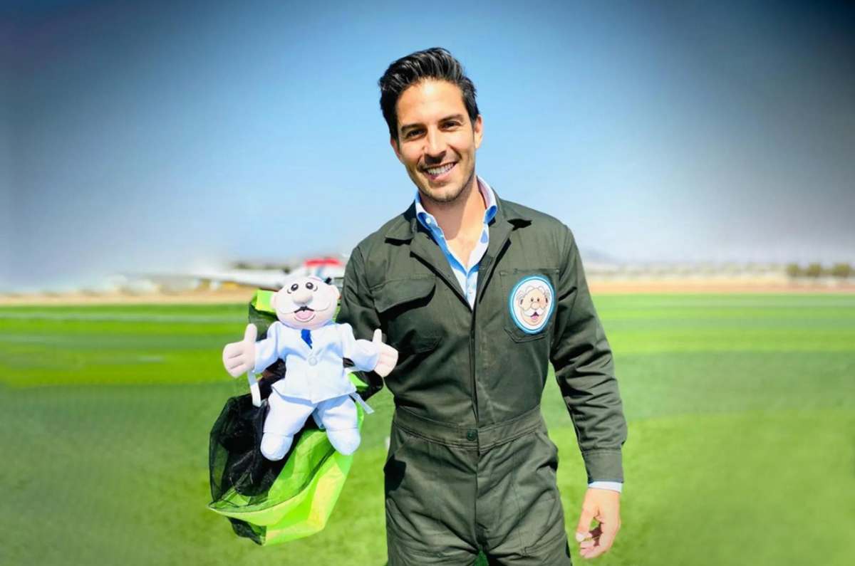 Él es el hijo del Dr. Simi, el guapo y exitoso hombre con el que aseguran sale Irina Baeva