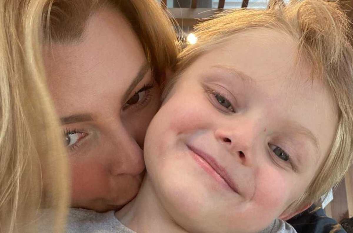 El hijo de Marjorie de Sousa y Julian Gil ya creció y es idéntico a su guapa mamá