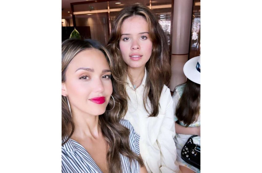 La hija de Jessica Alba ya creció y es GUAPÍSIMA 1