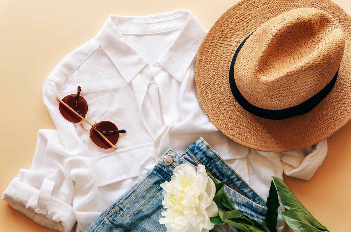 Outfits cómodos para enfrentar los cambios de clima en verano