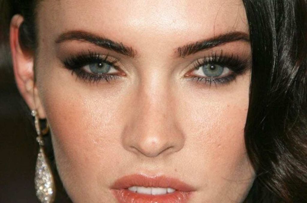 Cómo recrear el famoso smokey eye café que usaba Megan Fox en los 2000 1