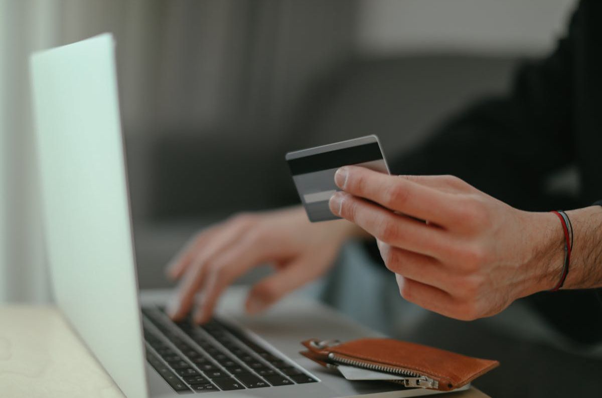 ¿Realmente existen las tarjetas de débito sin comisiones?