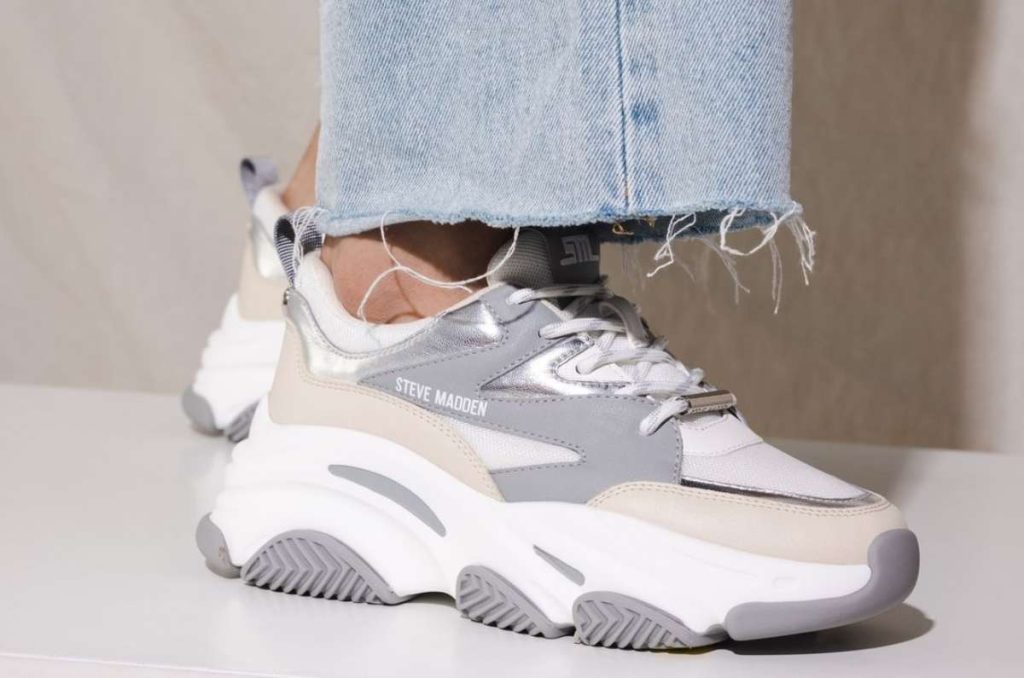 Ideas de outfits con tenis deportivos