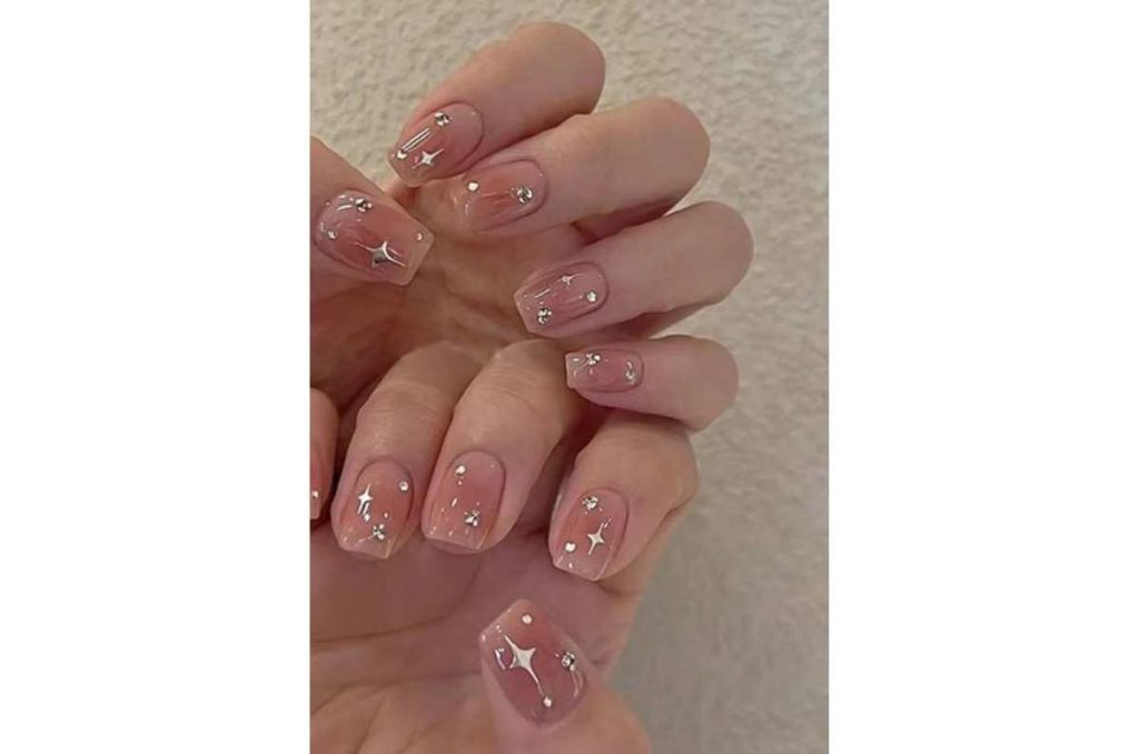 Diseños de uñas aesthetic coreanas que puedes hacer en casa 1