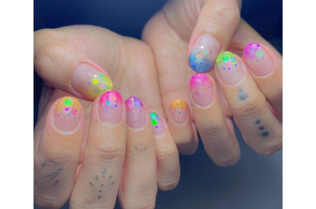 diseño sencillo uñas de gel