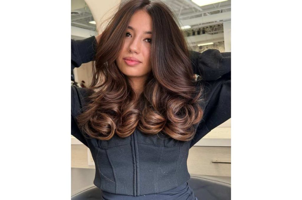 10 formas de llevar balayage perfectas para iluminar y afilar el rostro 3