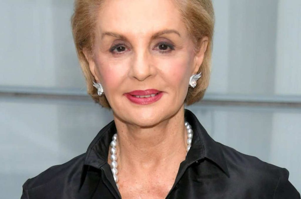 Tonos de labiales que más le favorecen a las mujeres de 40+ según Carolina Herrera 1